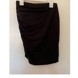 Forever 21 black form fitting skirt